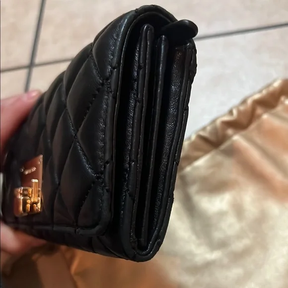 Michael Kors Black Quilted Wallet with Gold Clasp - Picture 2 of 11